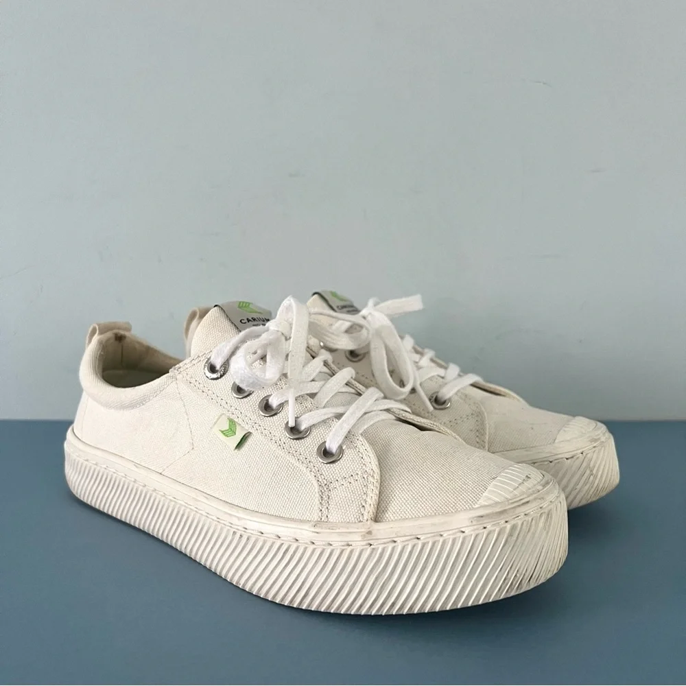 Cariuma‎ OCA Low Off-White Canvas Lace Up Sneakers